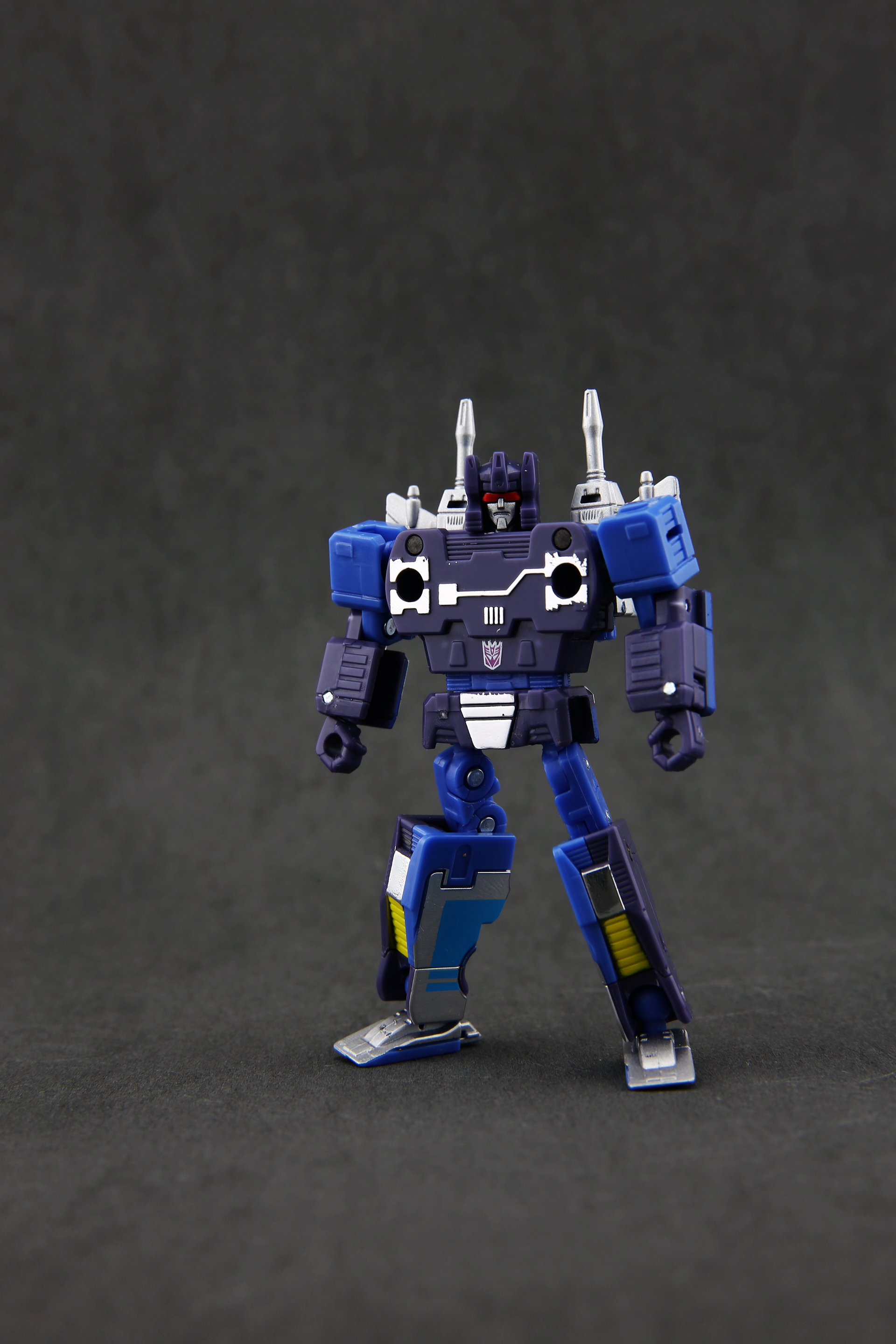 Transformers Masterpiece MP-16 Frenzy and Buzzsaw More BIGGER In